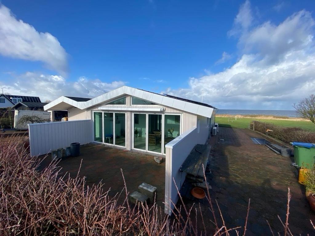 Strandhuset. Asperup エクステリア 写真
