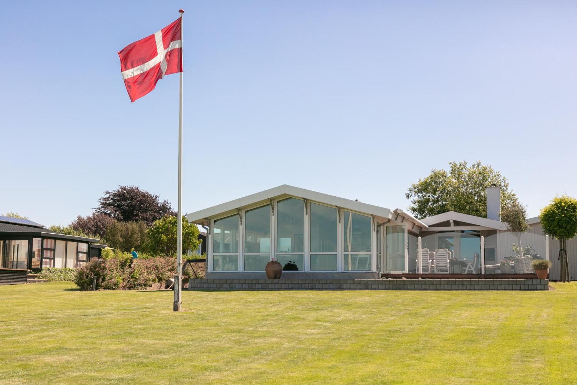 Strandhuset. Asperup エクステリア 写真