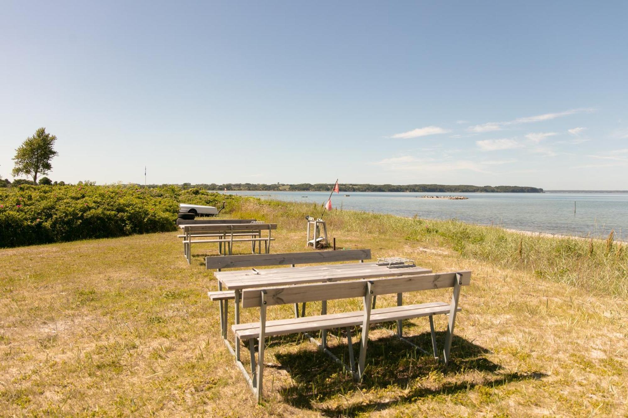 Strandhuset. Asperup エクステリア 写真