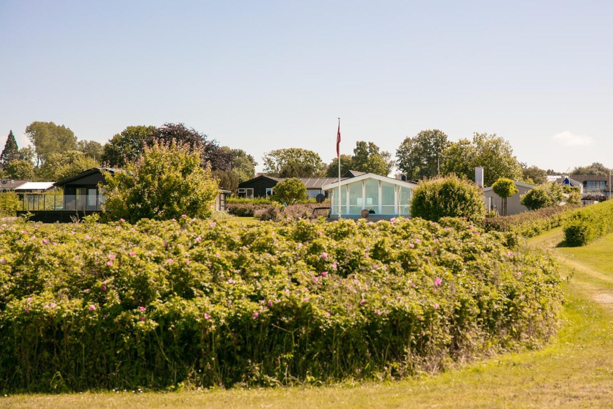 Strandhuset. Asperup エクステリア 写真
